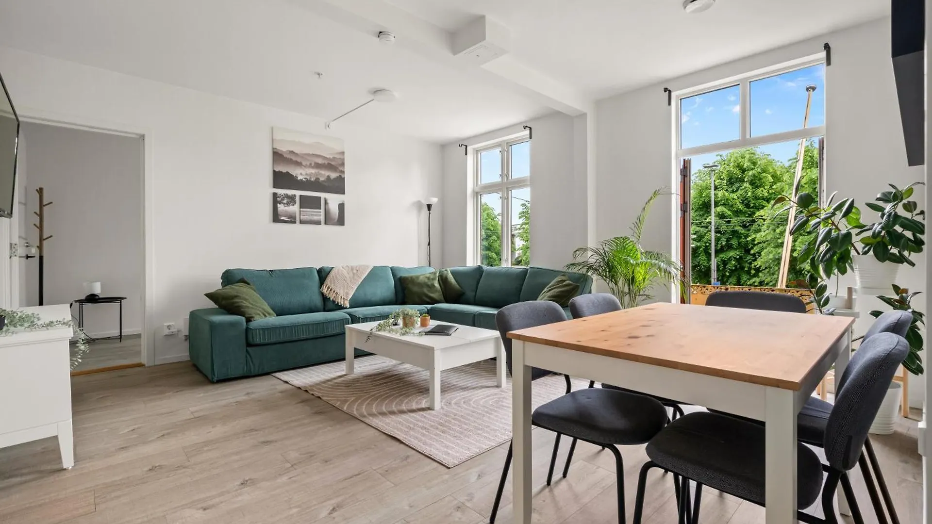One Of A Kind In Bergen I 7 Bedrooms I 15 Guests!
